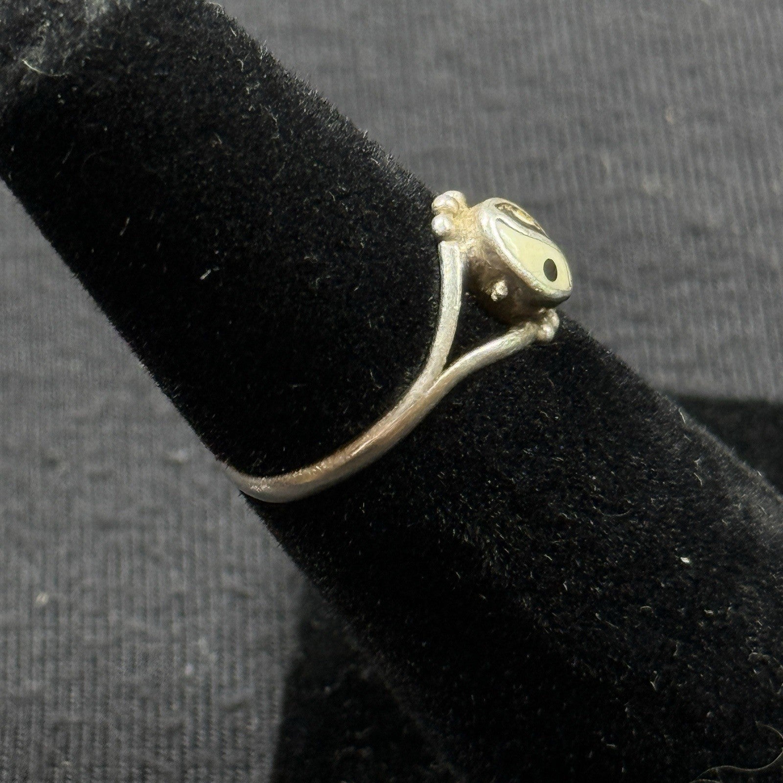 Estate Vintage Sterling Silver Yin Yang Enamel Ring Size 4.5