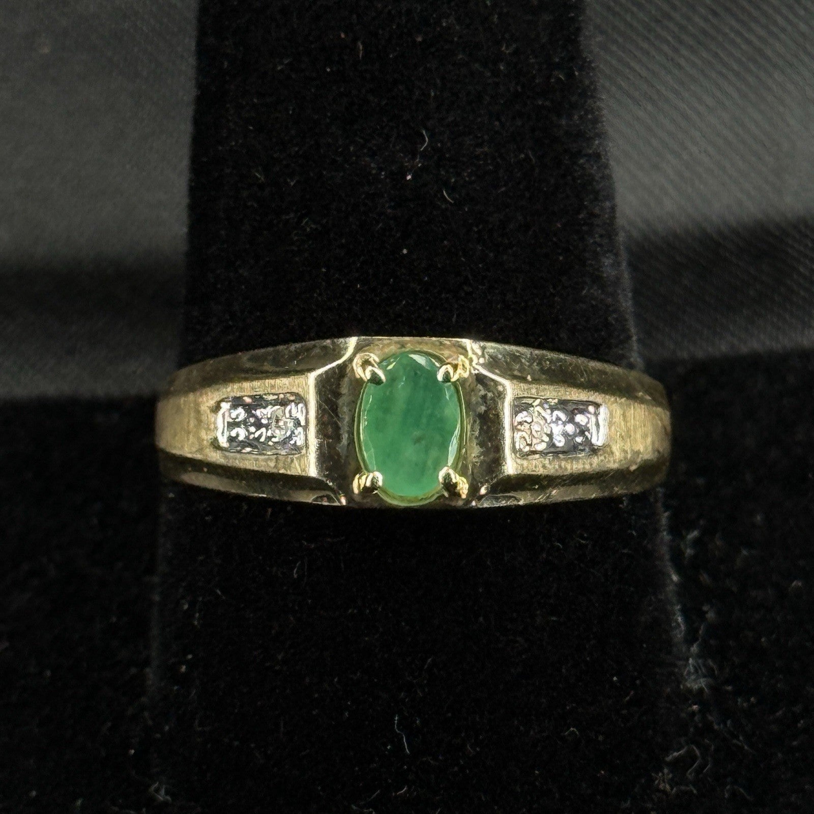 Estate 10K Gold Ring Green Emerald Diamond Size 10 .417