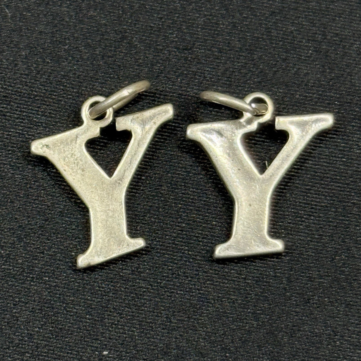 Estate Sterling Silver Sundancer Jewelry Co Letter Y 925 Charm Pendant (1)