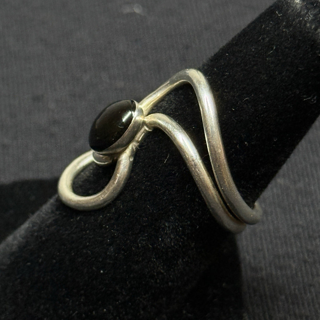 Estate Sterling Silver Ring Black Oynx Oval Split-Wave Band Size 5.5 925