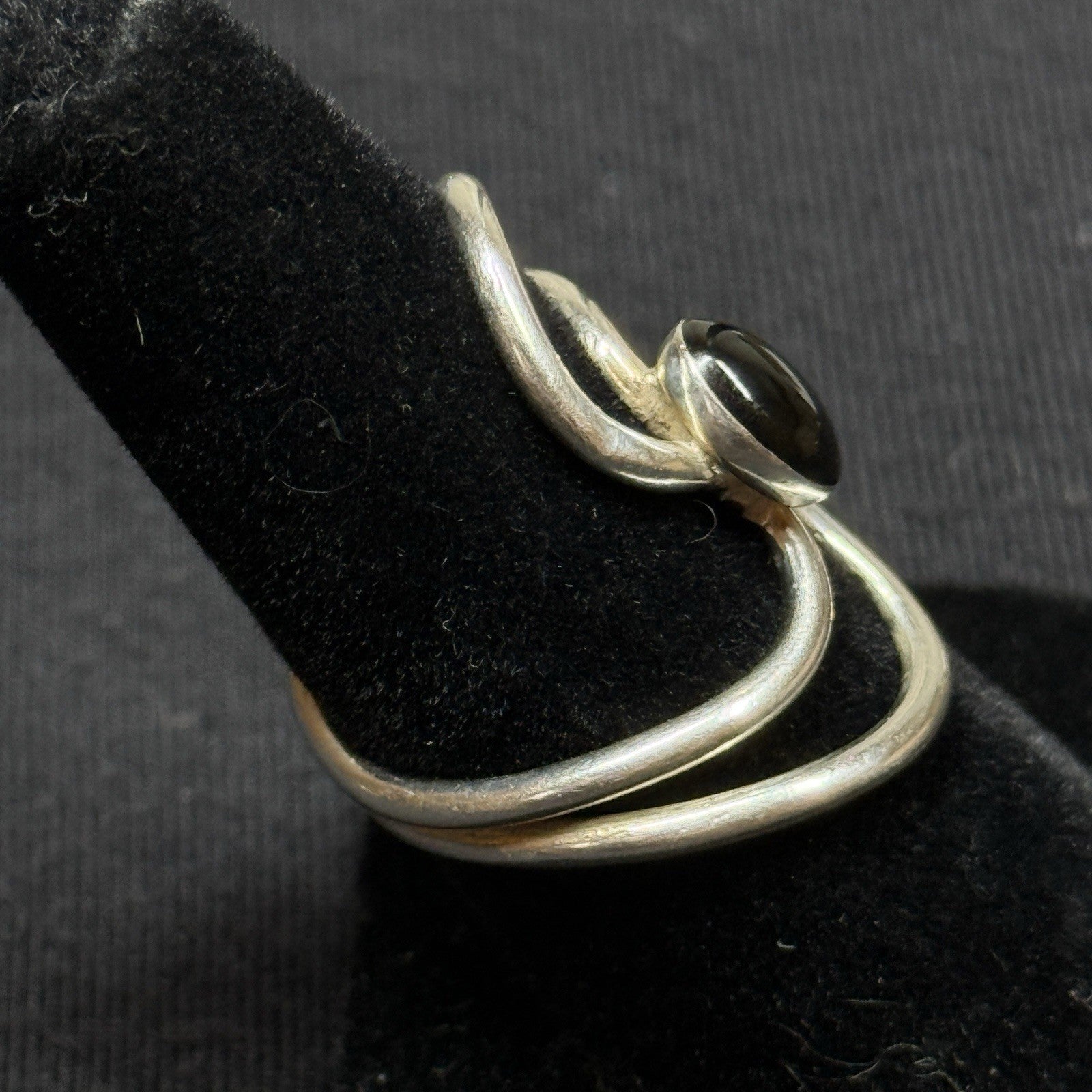 Estate Sterling Silver Ring Black Oynx Oval Split-Wave Band Size 5.5 925