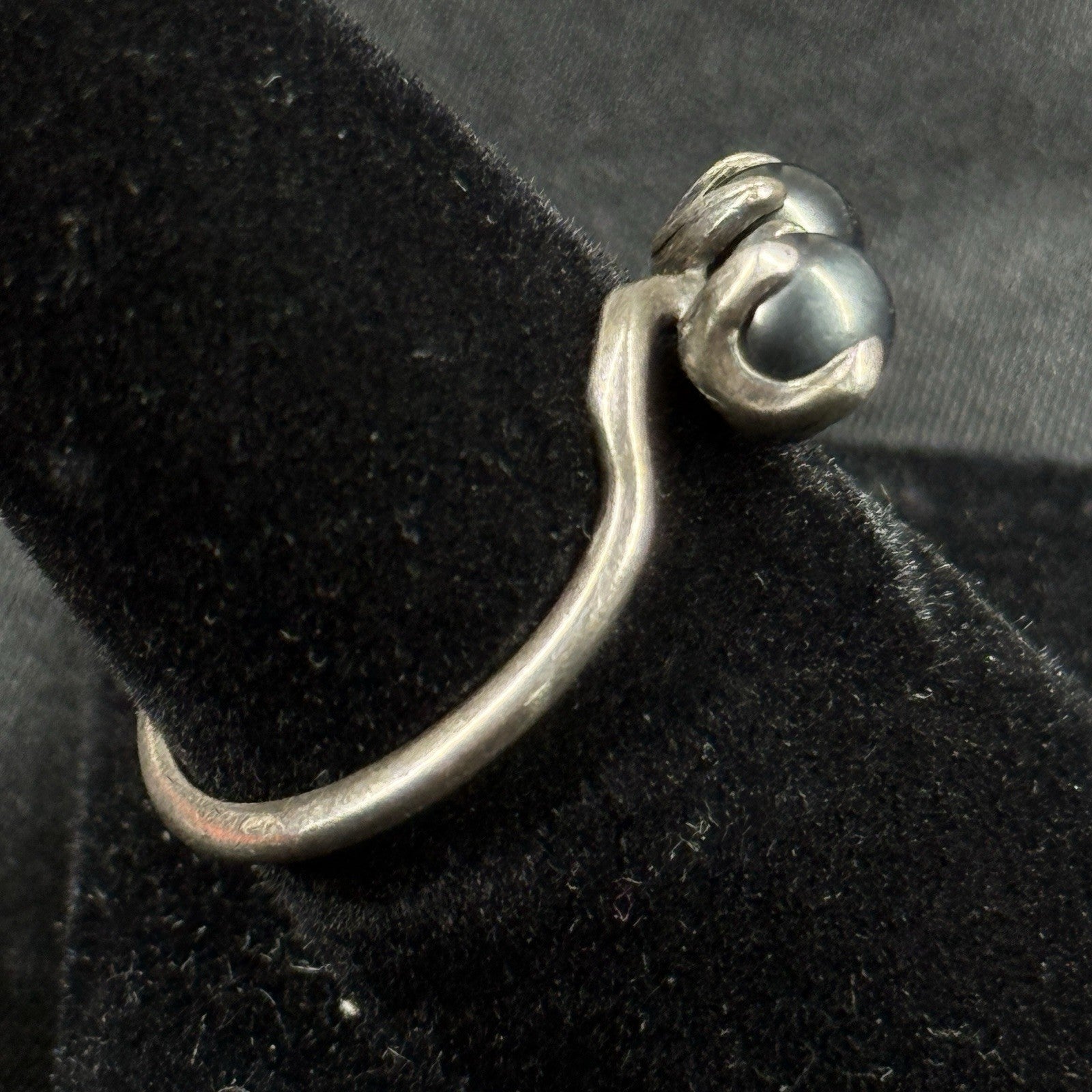 Estate Sterling Silver Ring Two Black Pearl Band Size 7.5 925