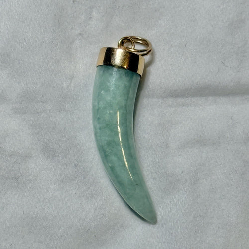 14k Gold Vintage Green Jade Horn Pendant Signed 14KP