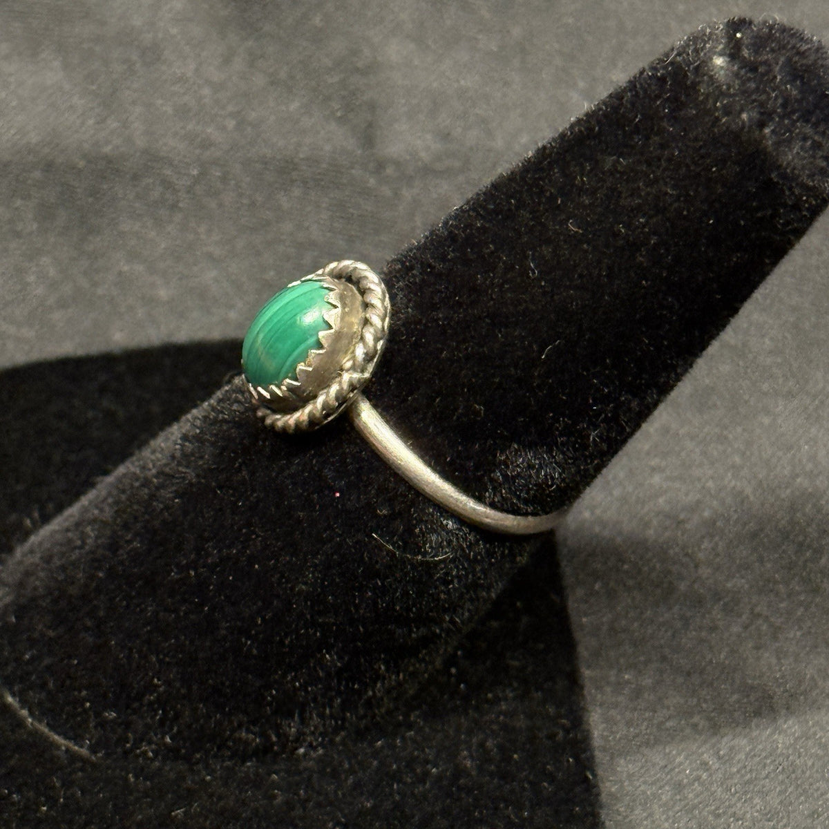 Native American Style Sterling Silver Ring Malachite Size 6 Signed