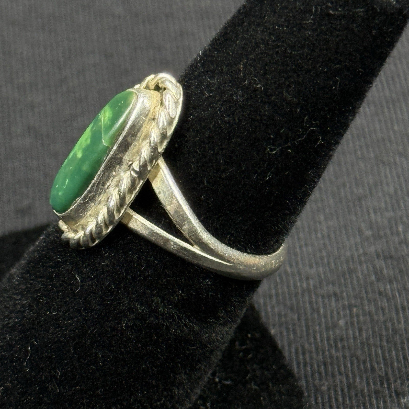 Navajo Native Green Turquoise Oval Sterling Silver Ring Size 5.5 925 J G