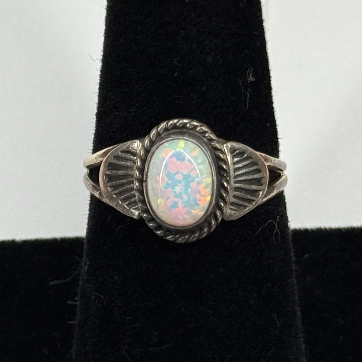Native American Style Sterling Silver Ring Opal 925 Size 6 Unsigned