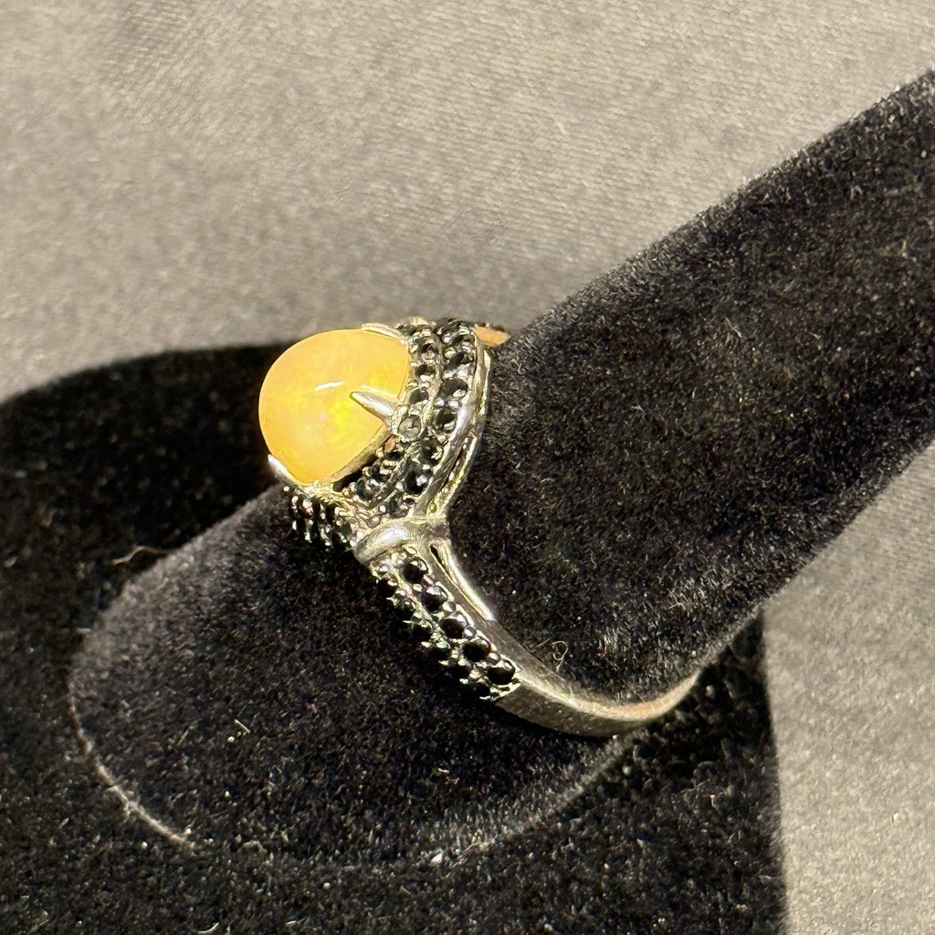 Estate Sterling Silver Ring Stone Gold Opal Black Glass Halo SZ 8 925