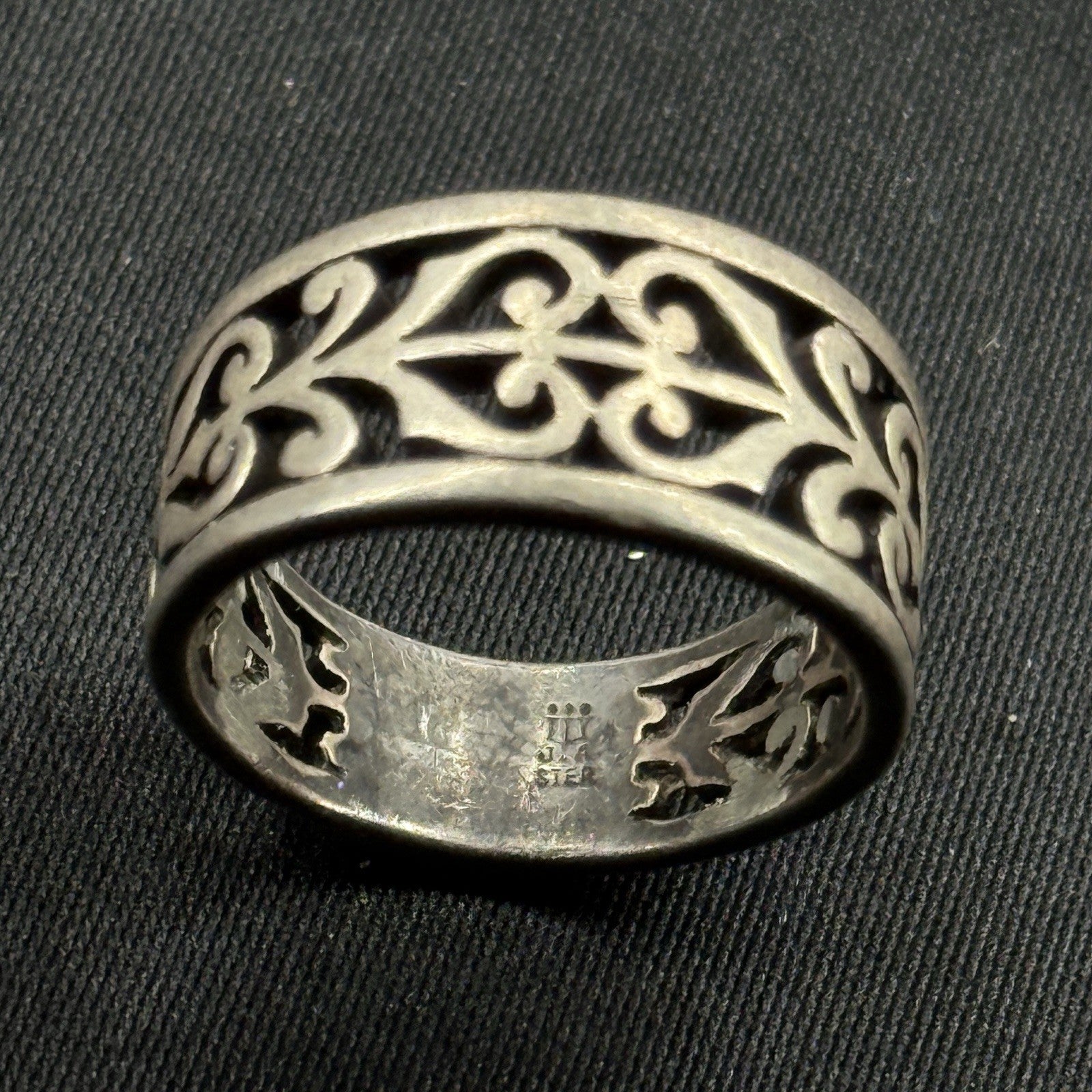 James Avery Sterling Ring Silver Retired Open Adorned Heart Scroll Band Size 5.5