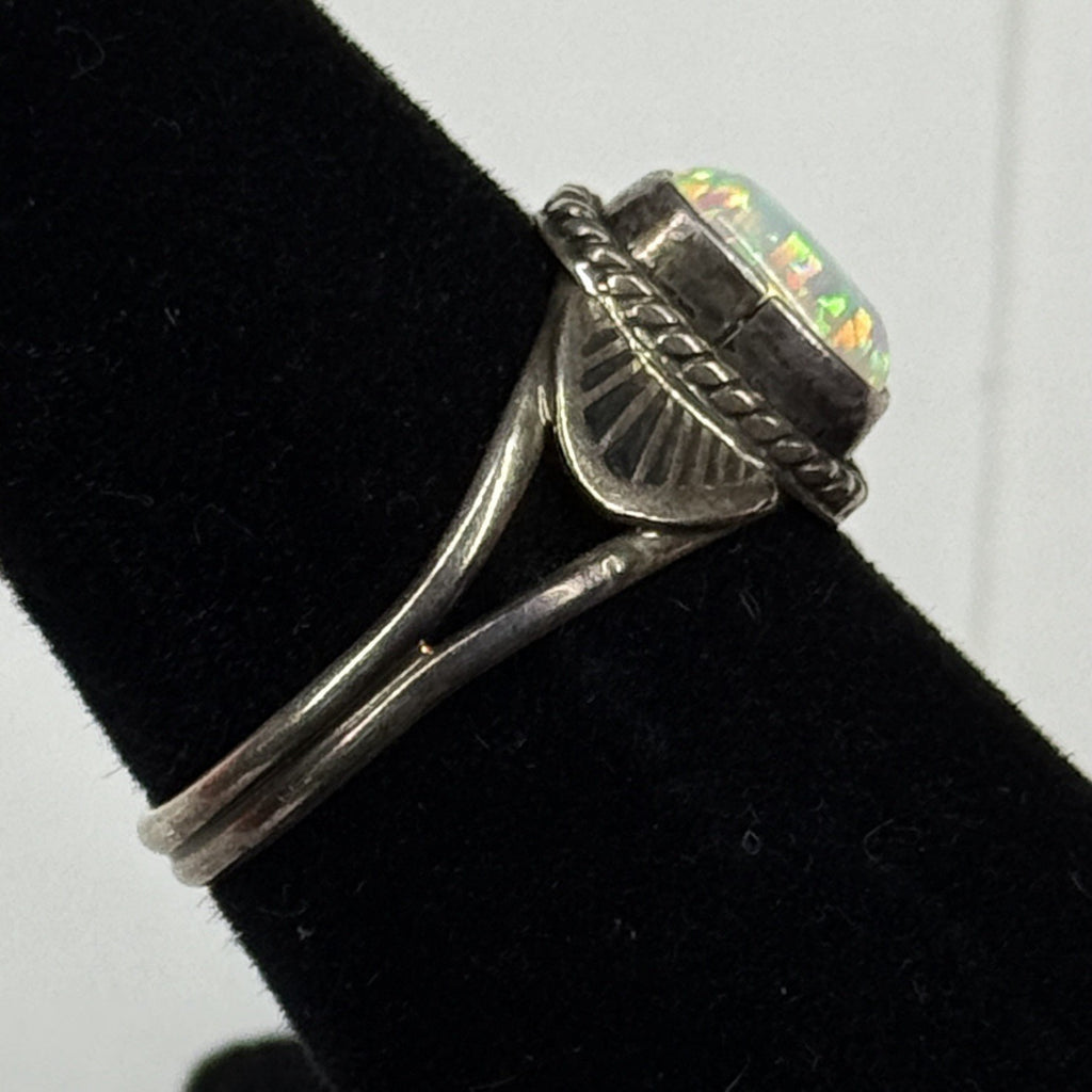 Native American Style Sterling Silver Ring Opal 925 Size 6 Unsigned