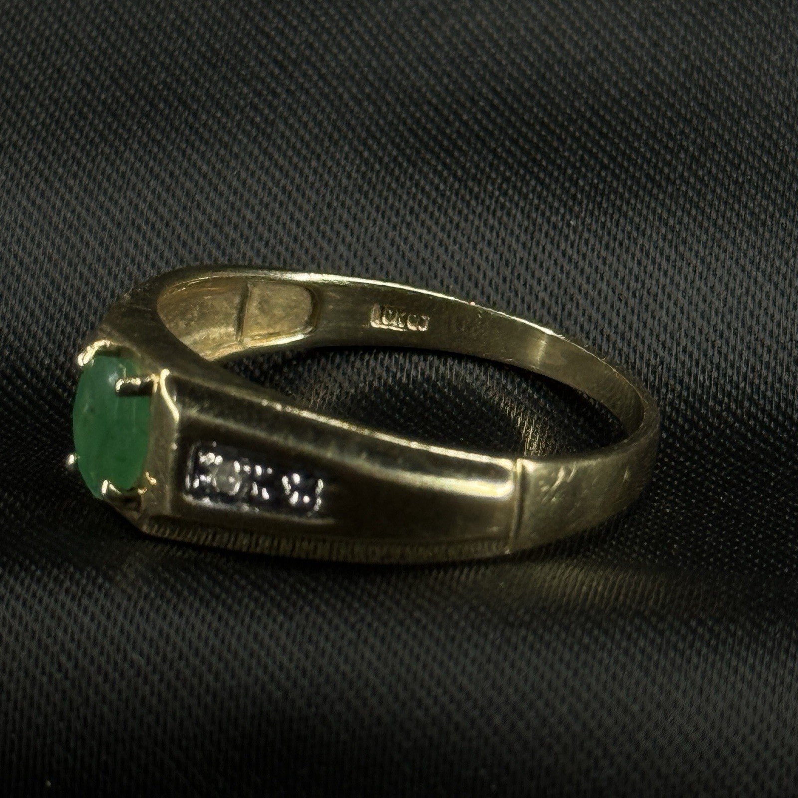 Estate 10K Gold Ring Green Emerald Diamond Size 10 .417