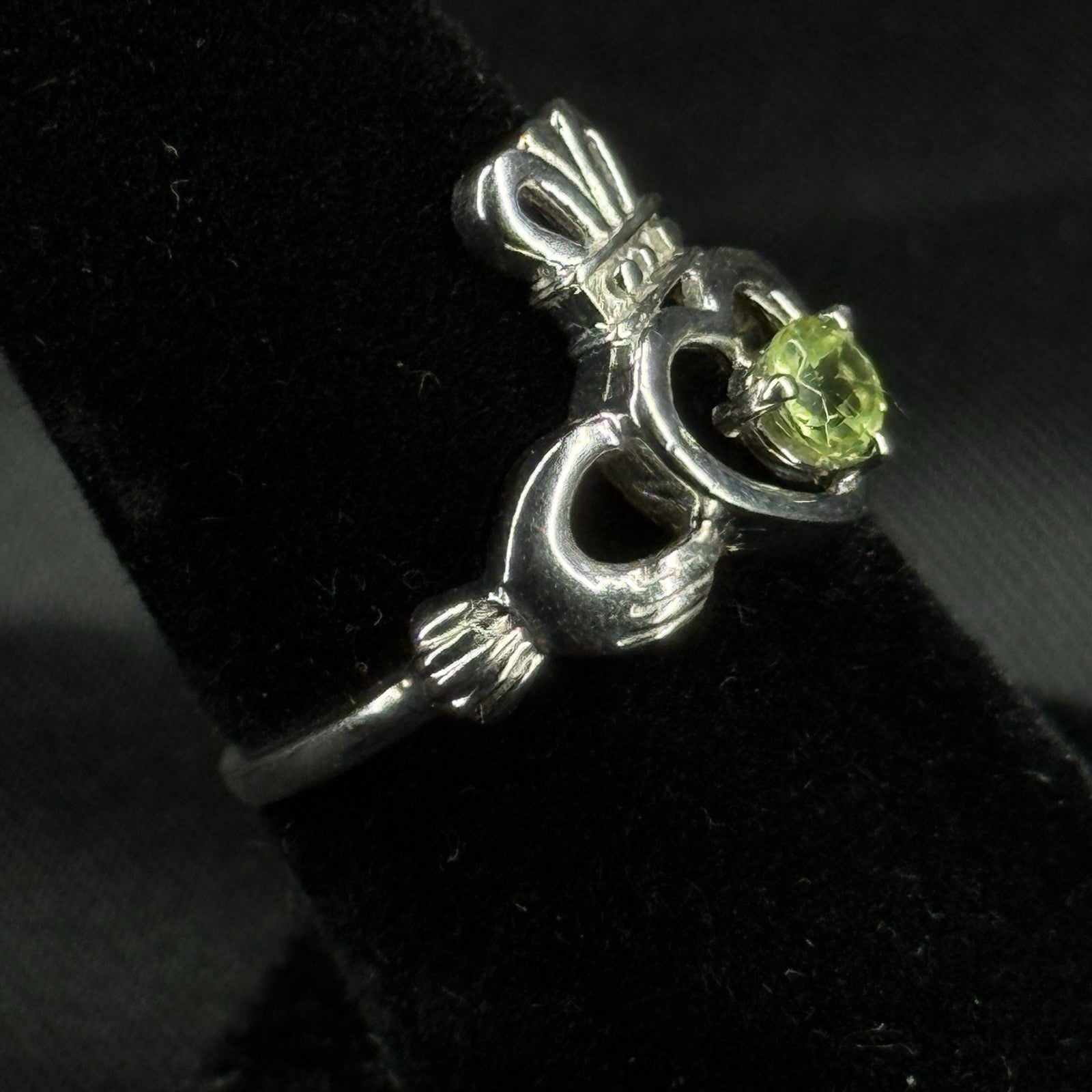 Estate Sterling Silver Ring Claddagh Peridot Size 6.5  925