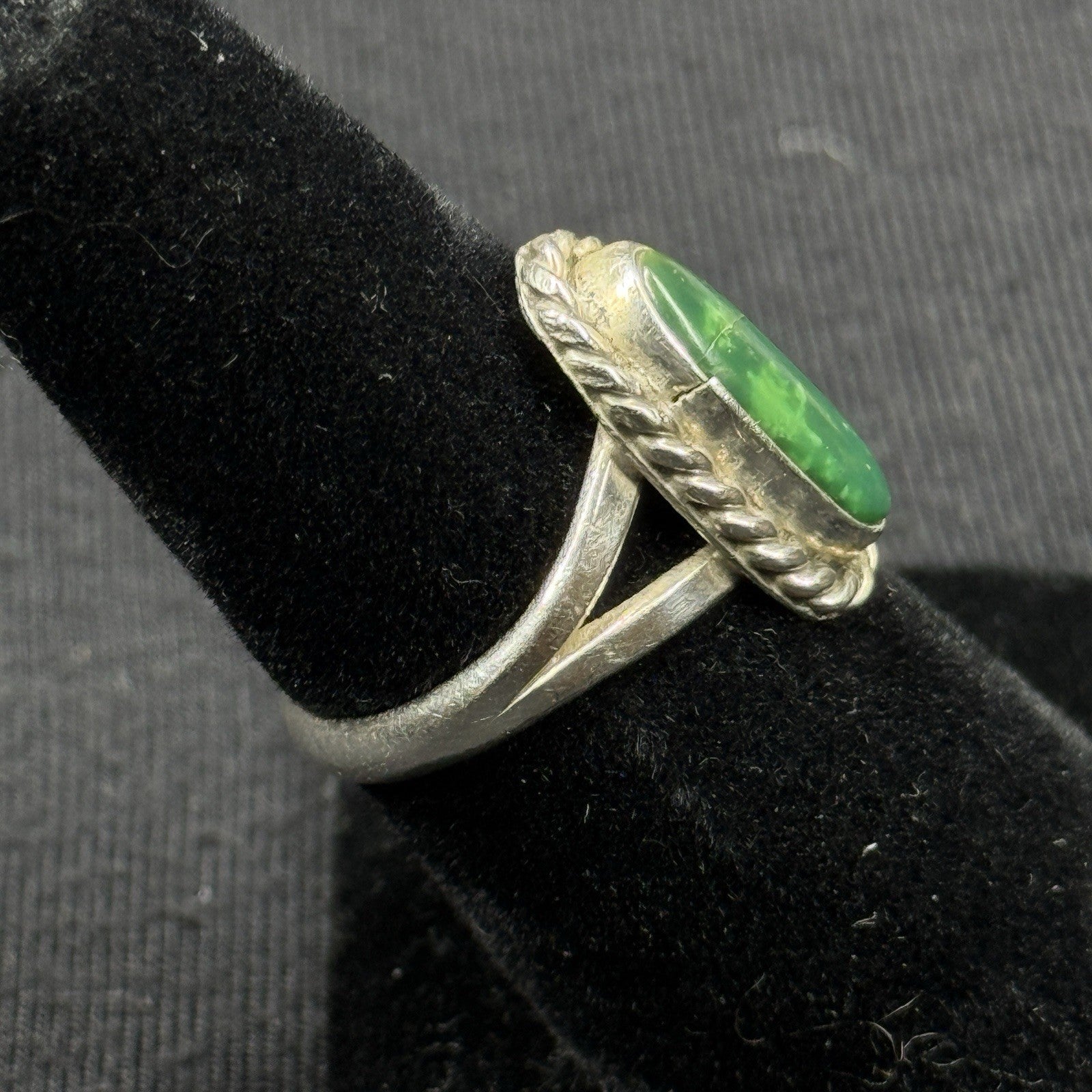 Navajo Native Green Turquoise Oval Sterling Silver Ring Size 5.5 925 J G