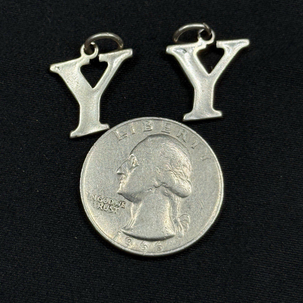 Estate Sterling Silver Sundancer Jewelry Co Letter Y 925 Charm Pendant (1)
