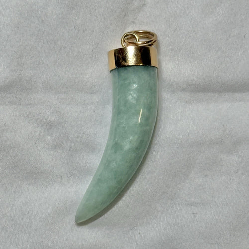 14k Gold Vintage Green Jade Horn Pendant Signed 14KP