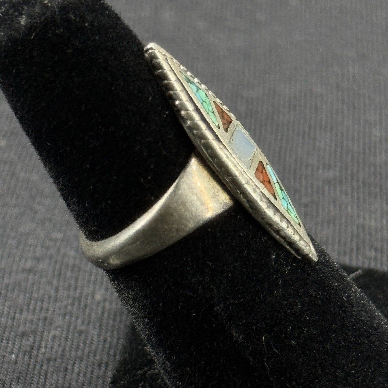Native  Turquoise Coral Crushed Inlay Sterling Silver Ring Size 4.5 925