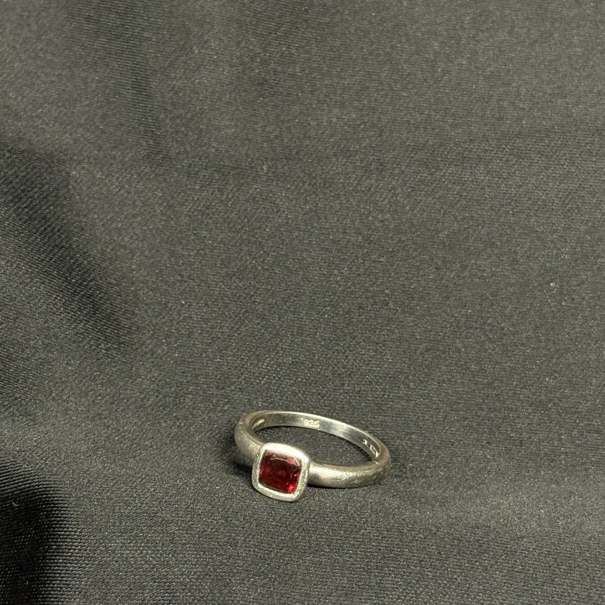 Estate Sterling Silver Band Red Ruby Size 4 925 Small