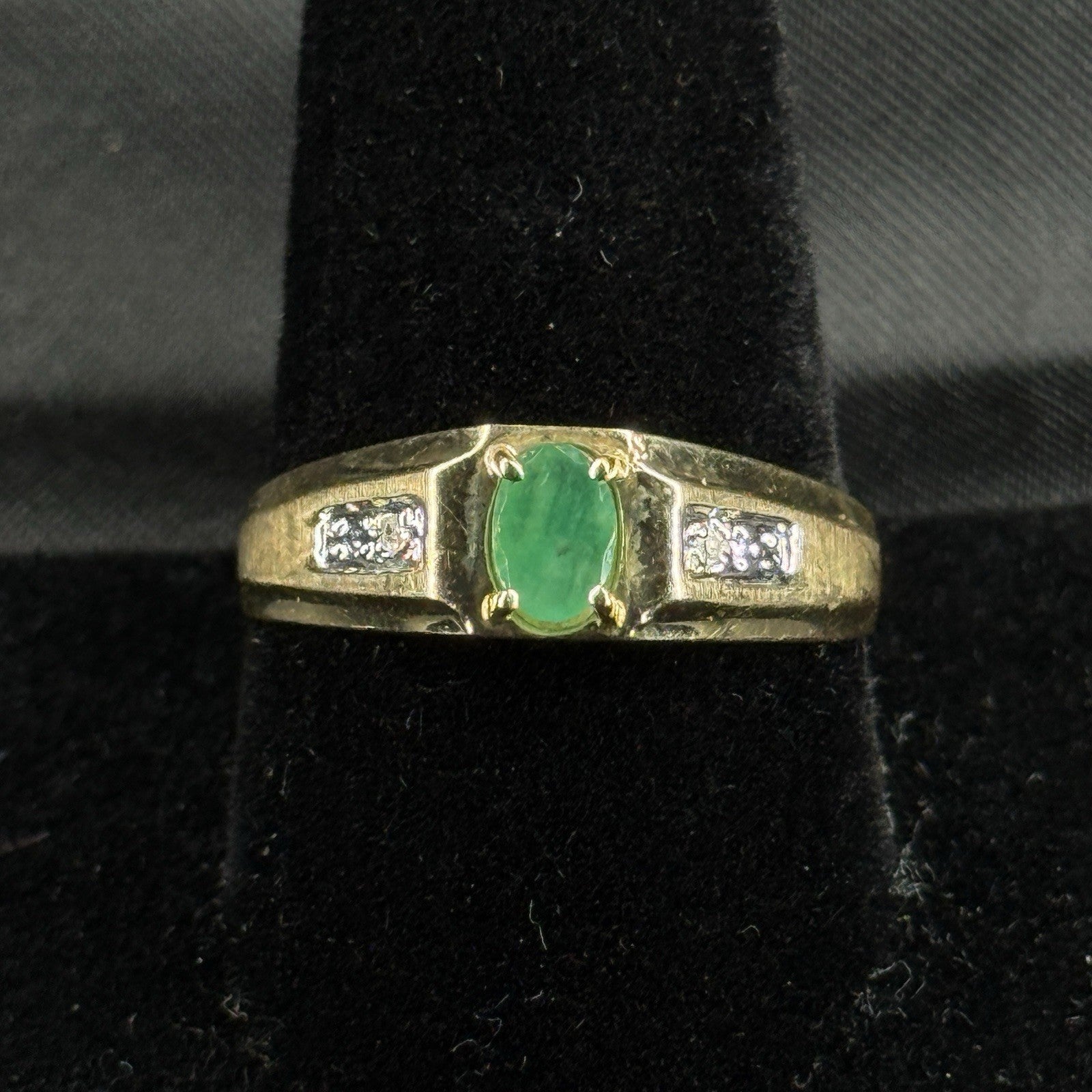 Estate 10K Gold Ring Green Emerald Diamond Size 10 .417