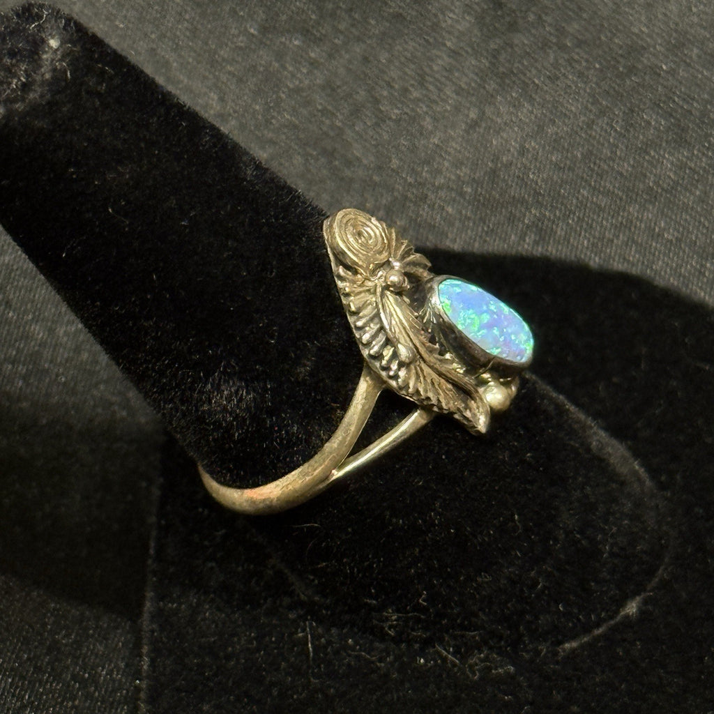 Native Running Bear Sterling Silver Ring Blue Fire Opal Signed RB Size 7.5