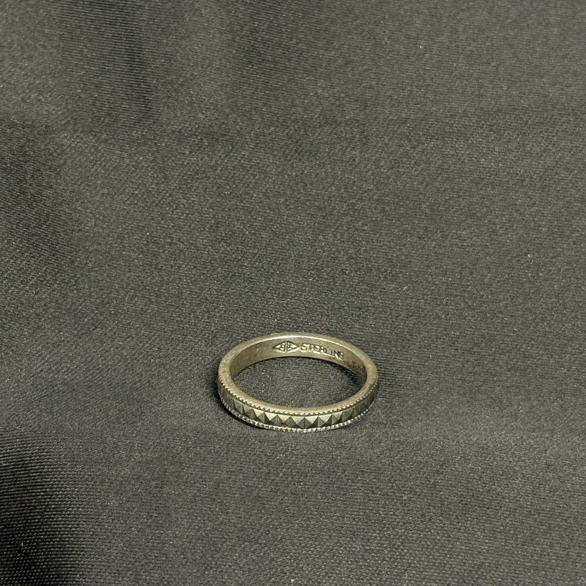 Estate Sterling Silver Ring Marcasite 925 SZ 5.5 One Row Infinity Band Signed JJ
