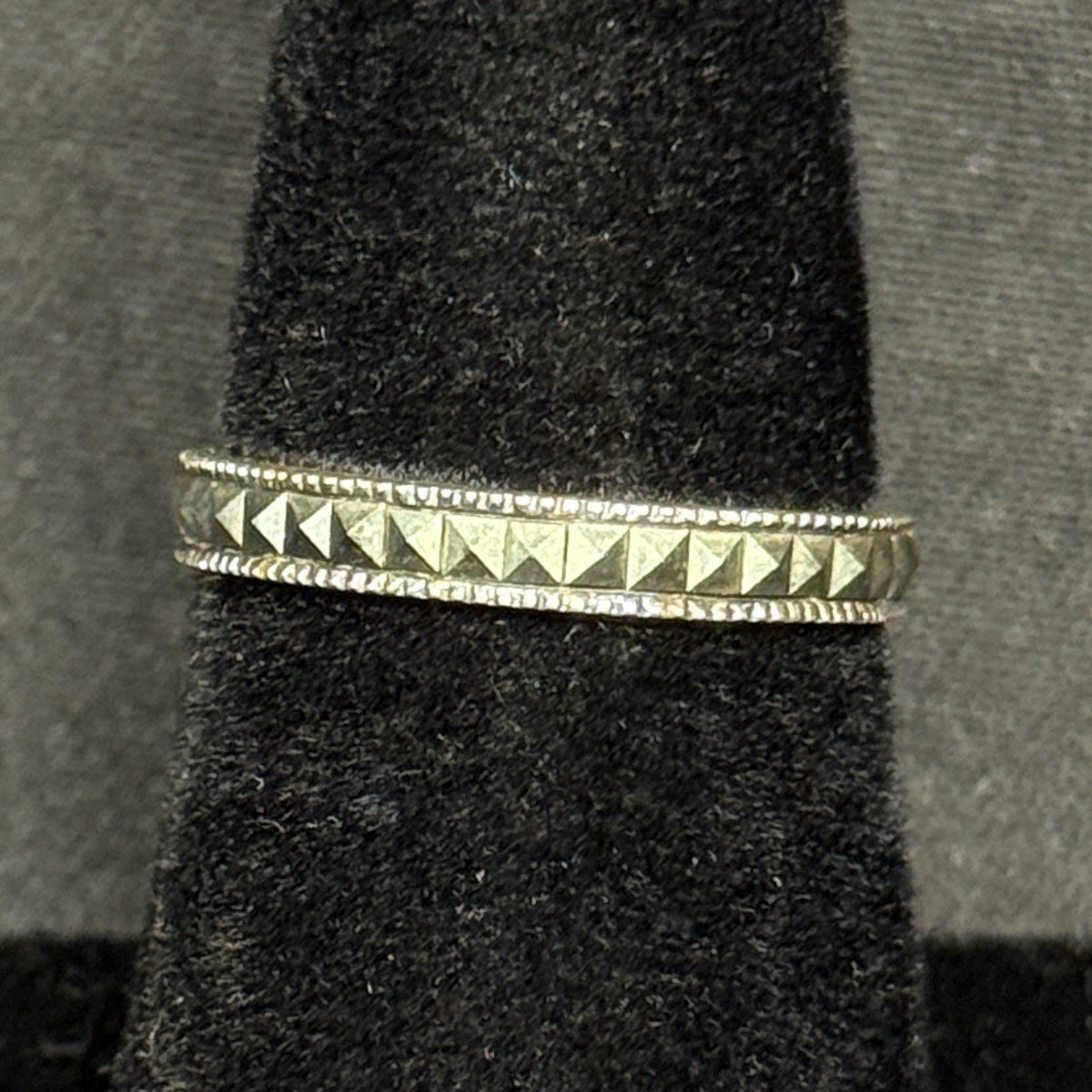Estate Sterling Silver Ring Marcasite 925 SZ 5.5 One Row Infinity Band Signed JJ
