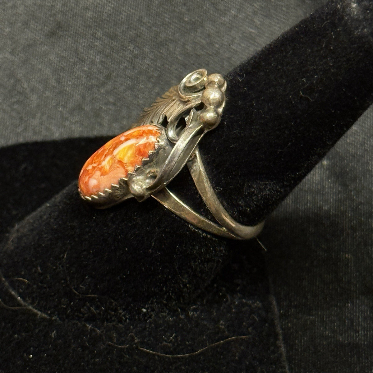 Native Running Bear Sterling Silver Signed RB Spiny Oyster Shell Ring SZ6.75 925