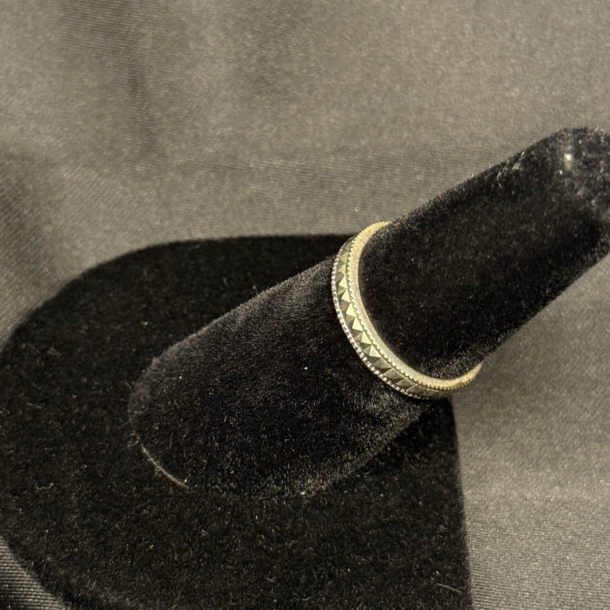 Estate Sterling Silver Ring Marcasite 925 SZ 5.5 One Row Infinity Band Signed JJ