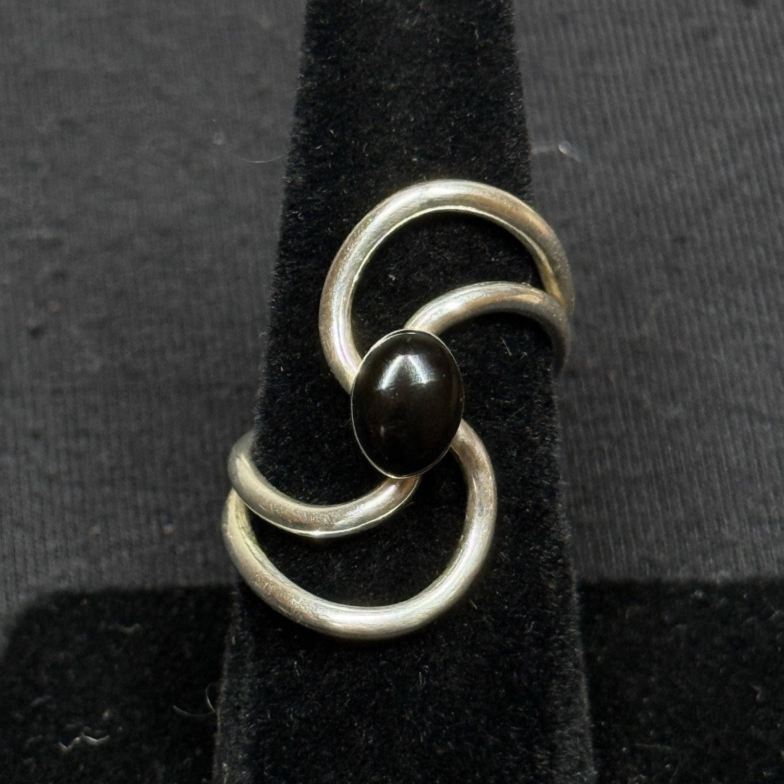 Estate Sterling Silver Ring Black Oynx Oval Split-Wave Band Size 5.5 925