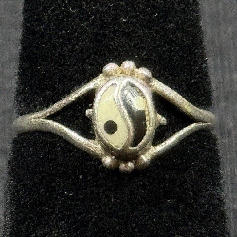 Estate Vintage Sterling Silver Yin Yang Enamel Ring Size 4.5