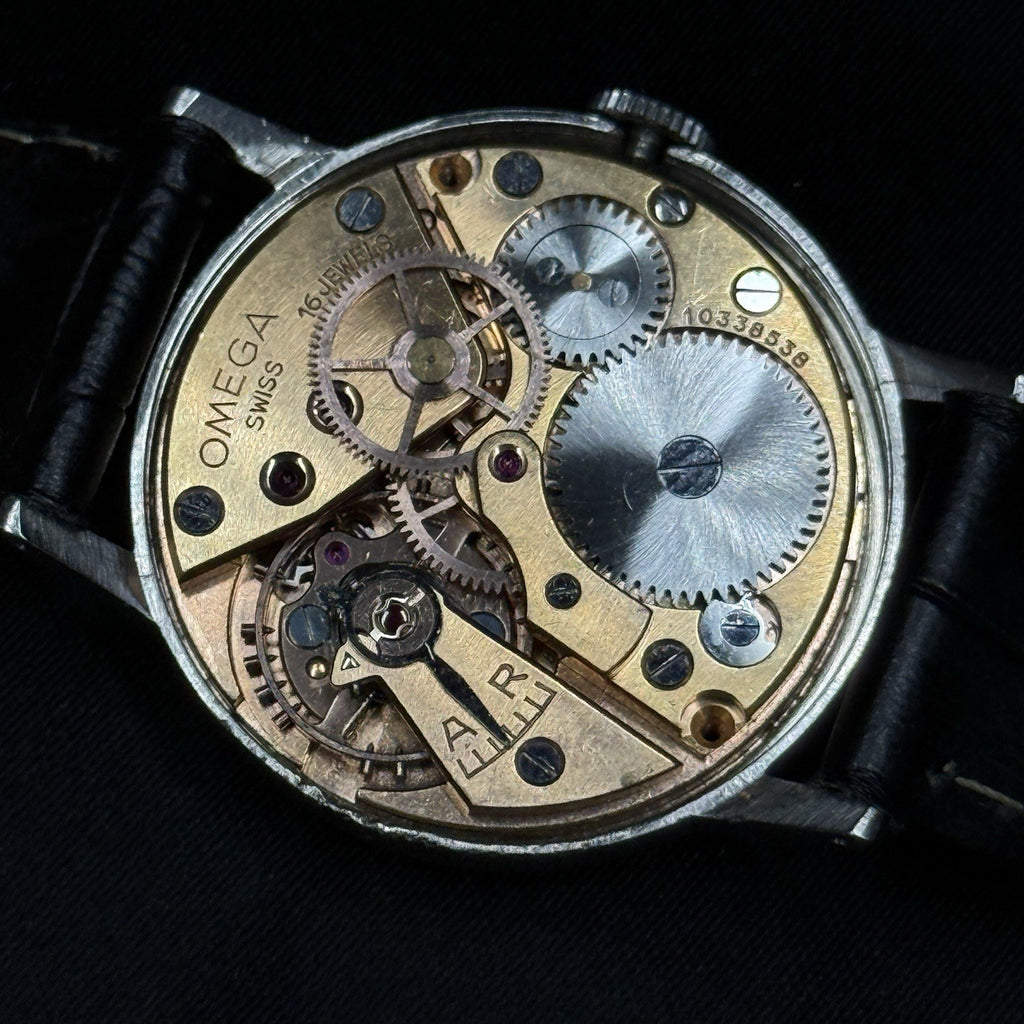 Omega 2220 Vintage Watch 1944 Black Lacquer Dial 30T2 Movement 30MM Runs