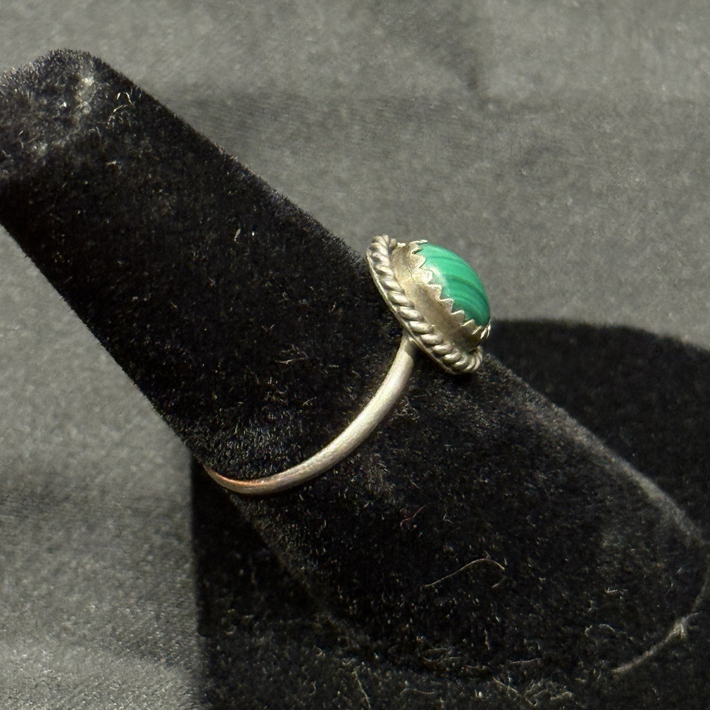 Native American Style Sterling Silver Ring Malachite Size 6 Signed