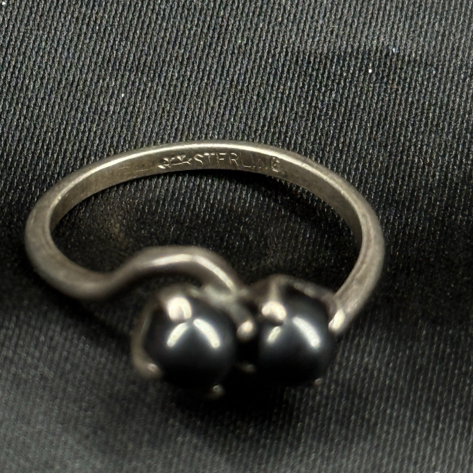 Estate Sterling Silver Ring Two Black Pearl Band Size 7.5 925