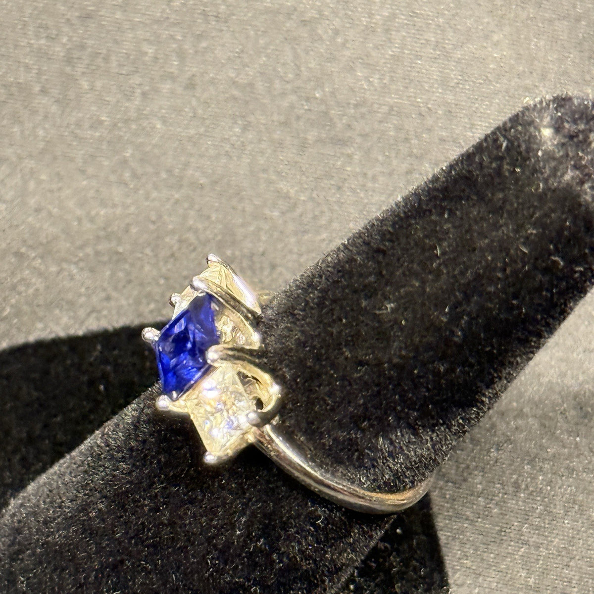 Estate Sterling Silver Ring Stone Blue Sapphire CZ SZ 6 925