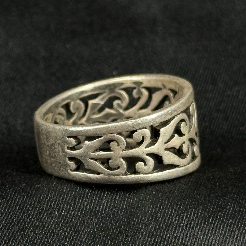 James Avery Sterling Ring Silver Retired Open Adorned Heart Scroll Band Size 5.5